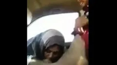 Suriyeli arabada bastiriyor part1