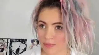 Rachel Starr toys her pussy to orgasm close up on webcam