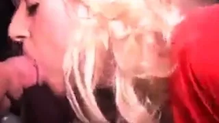 Hubby Filme blonde Frau in mehreren Creampie gangbang