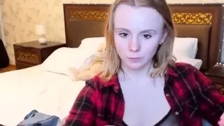 Amateur teen camgirl in bra and shirt