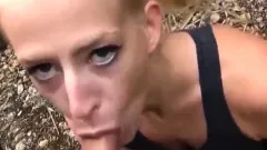 Skinny Teenager von schnellen Sex im Freien