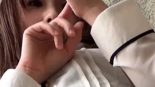 Japanese babe releases golden showers