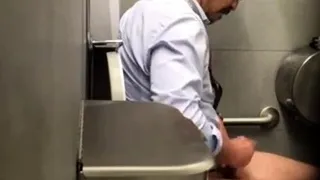 Str8 spy daddy in public toilet