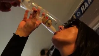 Hot wife has some public fun at a pub