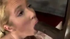 jeune salope blanche baisee vacances par BBC