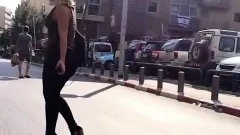Bubble Butt VPL walking the street