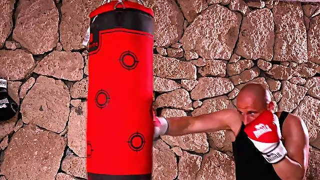 Fit babe ends up getting laid with her personal trainer