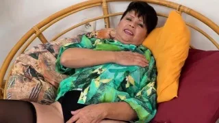 EuropeMaturE Hot Lady Solo Striptease and Stroking