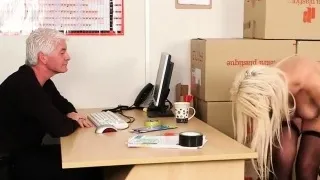 Frisky beauty gets cumshot on her face swallowing all the ju