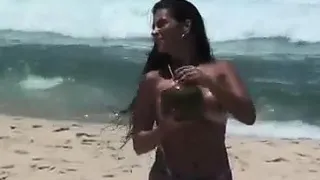 Amateur Sex in the Beach 01