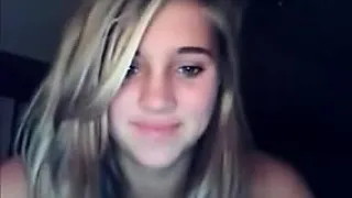 Teen showing slim body at webcam