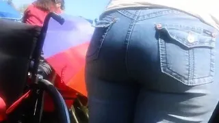 TEEN SKIN TIGHT JEANS CANDID ASS VIDEO!!