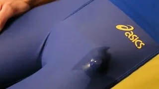 Pissing after activities into my limited lycra running trou