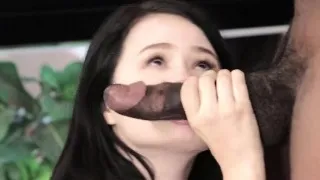 Mac Daddy returns the favor to Yhivi eating her pussy