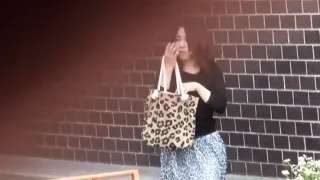 Oriental skank peeing