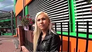 Teen gilrs fucking on public