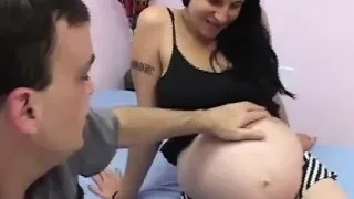 Muffdiving a pregnant woman