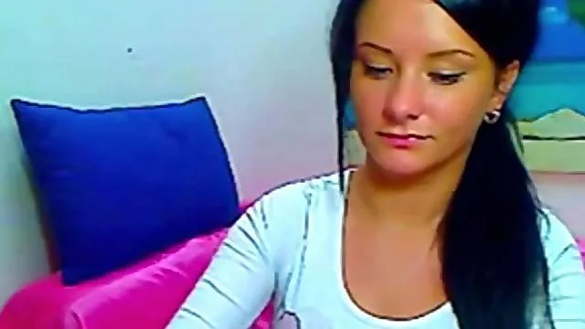 Superb cam show by juicy amateur girl