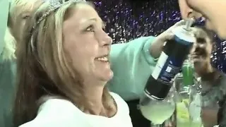 Strip Club Slut Decides To Fuck Then Suck