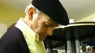 Une blonde chez papy