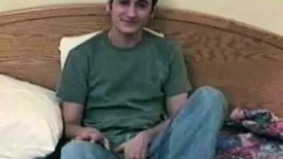 Homemade amateur jock gets bj from older guy