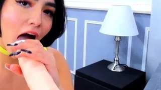 Amateur brunette ariana marie solo toying