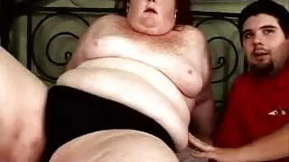 Belle ronde avec tache de rousseur