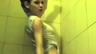 BRUNETTE DANCING IN FRONT OF THE WEBCAM