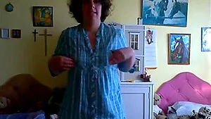 Ugly Chubby Wife Striptease and Hump On Cam