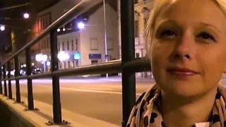 Real blonde amateur picked up flashing