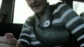 Amateur Jana sucks and fucks in the car