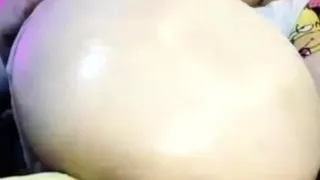 Close up amateur beauty uses her toy to masturbates