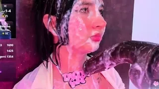 Amateur brunette ariana marie solo toying