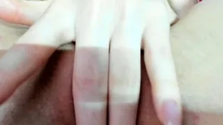 Amateur Close Up Squirting Masturbation