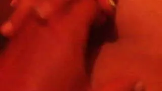 mon marie me carresse et me doite