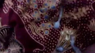 cum on mother in law's lungi dress 2