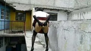 Con la macana dentro y fura de mi