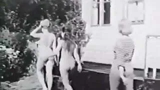 Margaret Nolan, Vera Novak. Vintage naturist clip