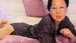 Cumshot amateur MILF suck and jerks dude in the bedroom