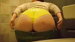 Irish Pawg M.J. Gets Yellow