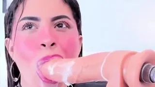 Amateur brunette double toying on webcam