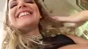 Hot Mom Vicky Vette  with nice tits wants to be fucked well