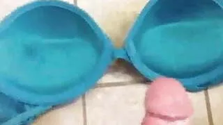 Bra cumming