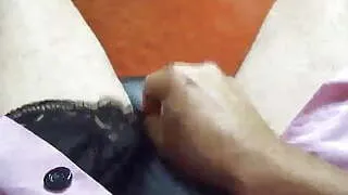 Masturbation en blouse nylon rose et combinette noire