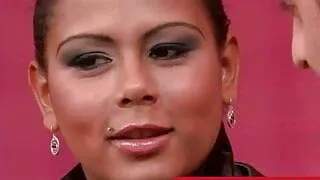 Two striking ladies sucking a cock