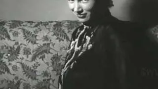 Voluptous Virginia Bell in Traditional Asian Dress