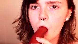 Cute amateur webcam teen girl toying pussy on webcam