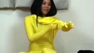 Close up amateur beauty uses her toy to masturbates