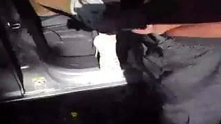 Outdoor - Schwanz mit High Heels auf Parkplatz abgemolken