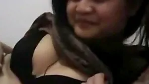 Philippino maid masturbates on livecam after work